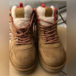 Excellent condition Ugg boots. Very cute and warm!